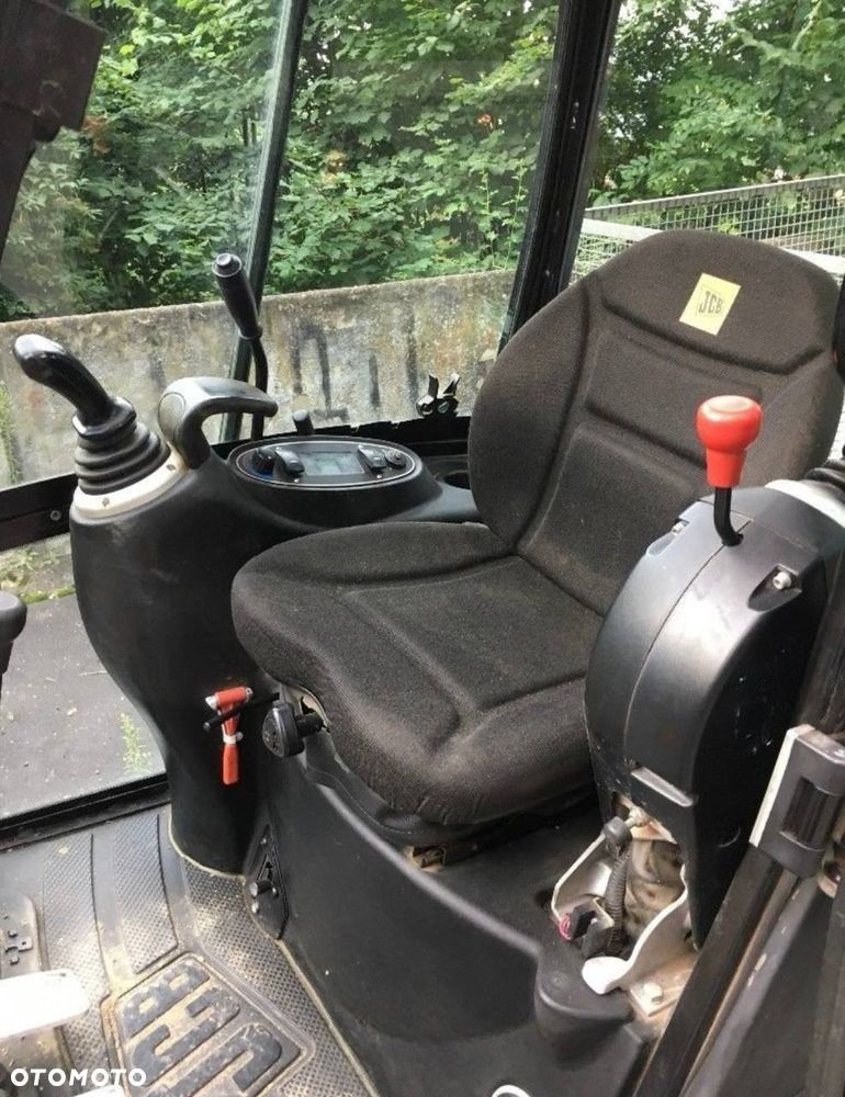 JCB 8018 - 6