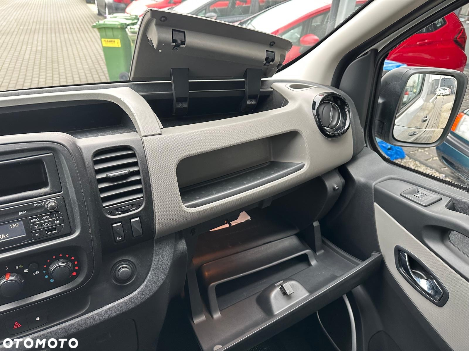 Renault TRAFIC - 23