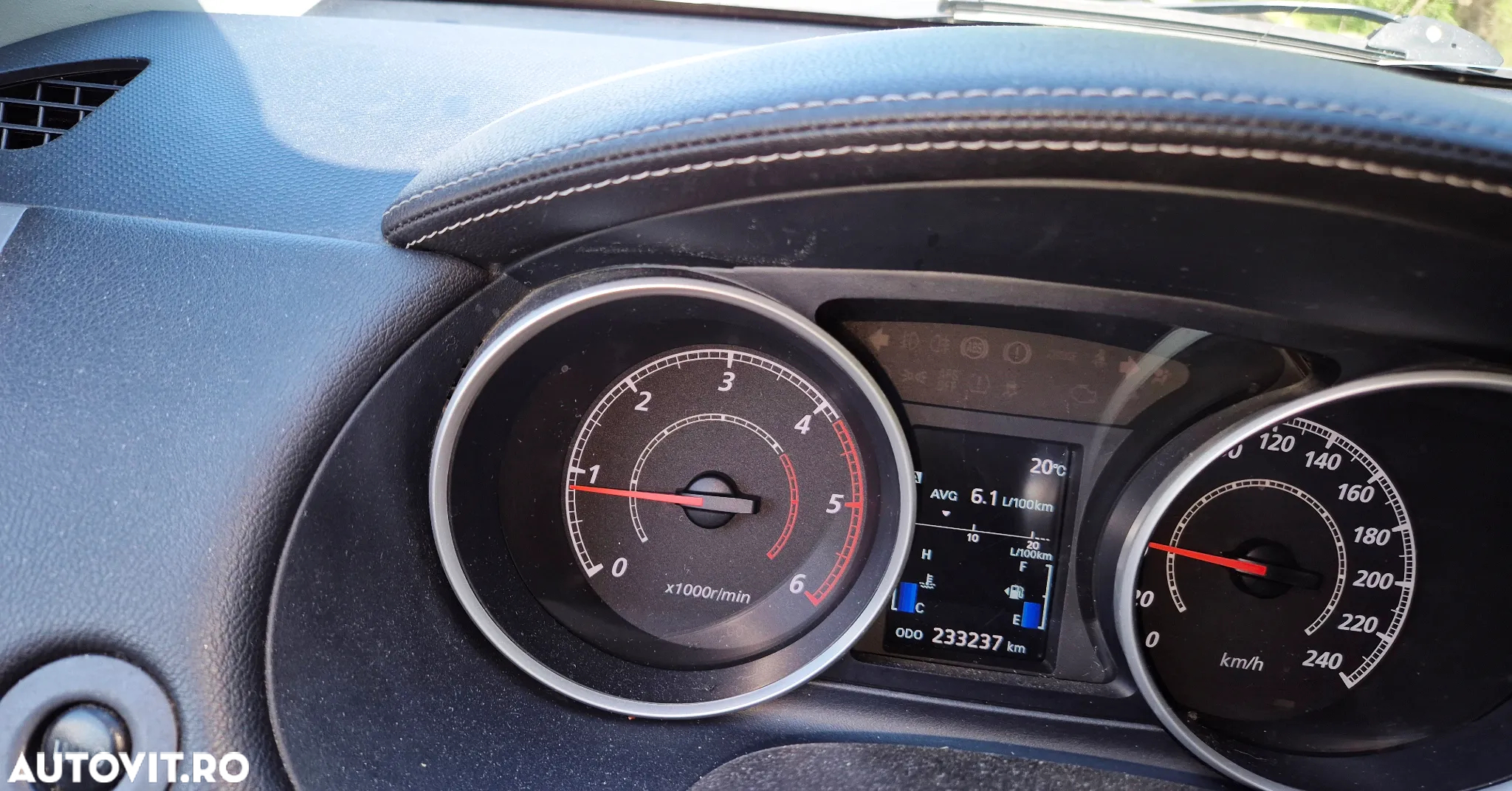 Mitsubishi Outlander 2.2 Litre DI-D AWD Instyle - 4