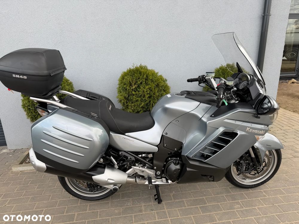 Kawasaki GTR - 4