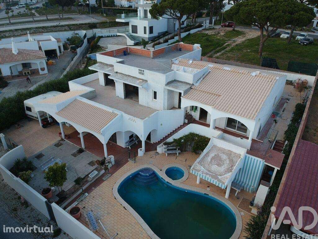Casa / Villa T4 em Quarteira de 304,00 m2 - Grande imagem: 3/9