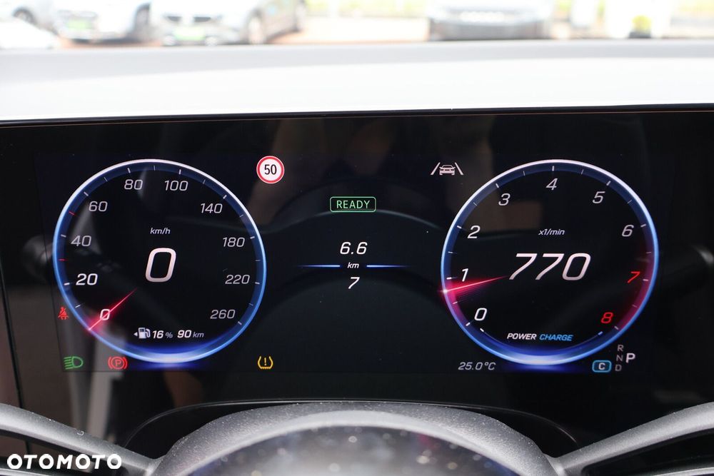 Mercedes-Benz GLB - 15