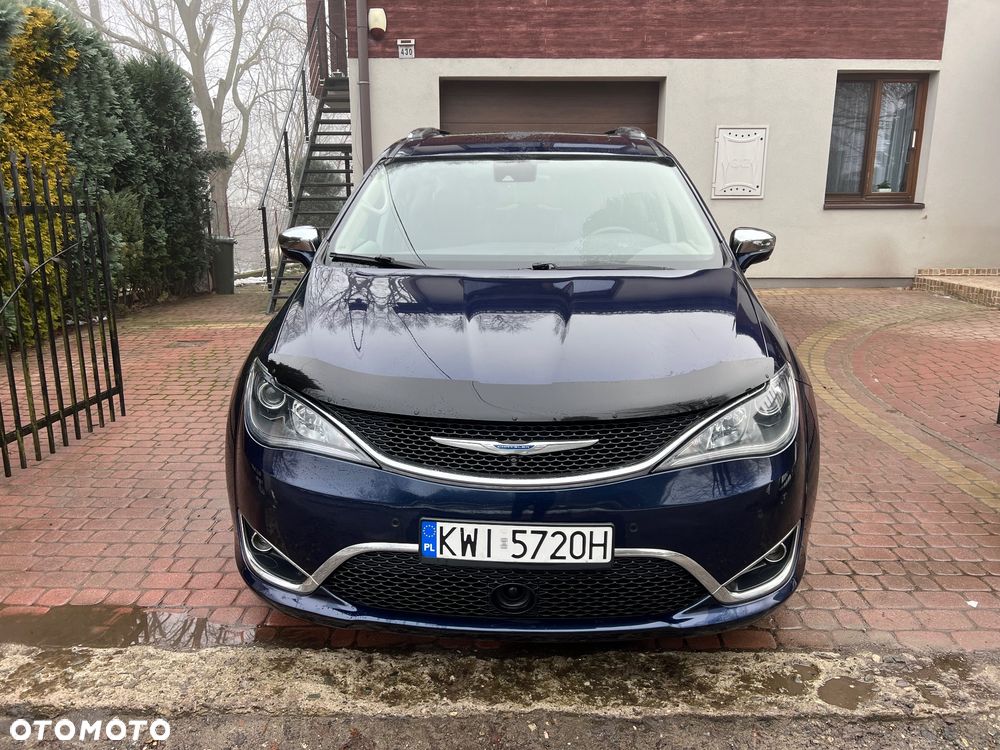 Chrysler Pacifica - 2