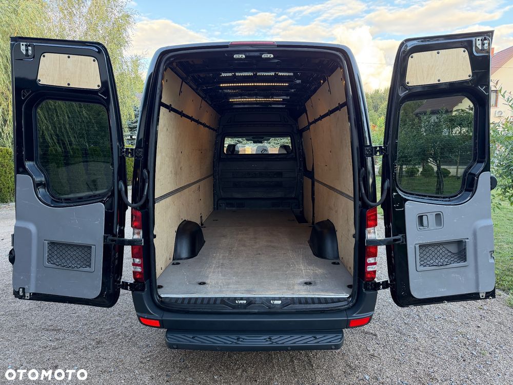 Mercedes-Benz Sprinter - 30
