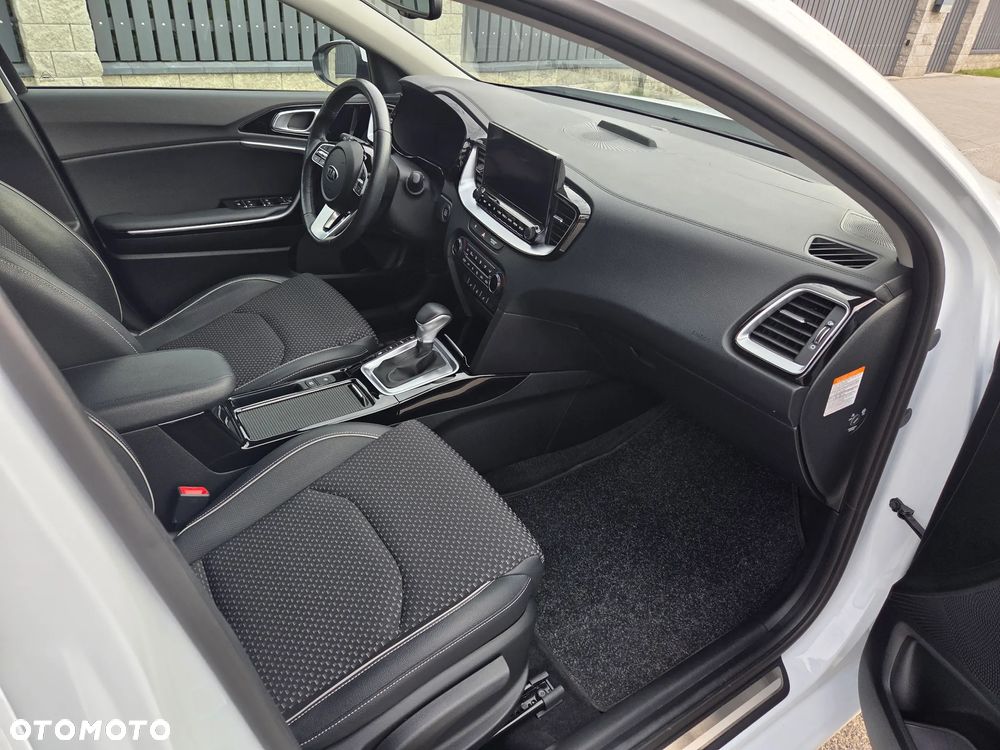 Kia Ceed 1.6 GDI PHEV L DCT - 13