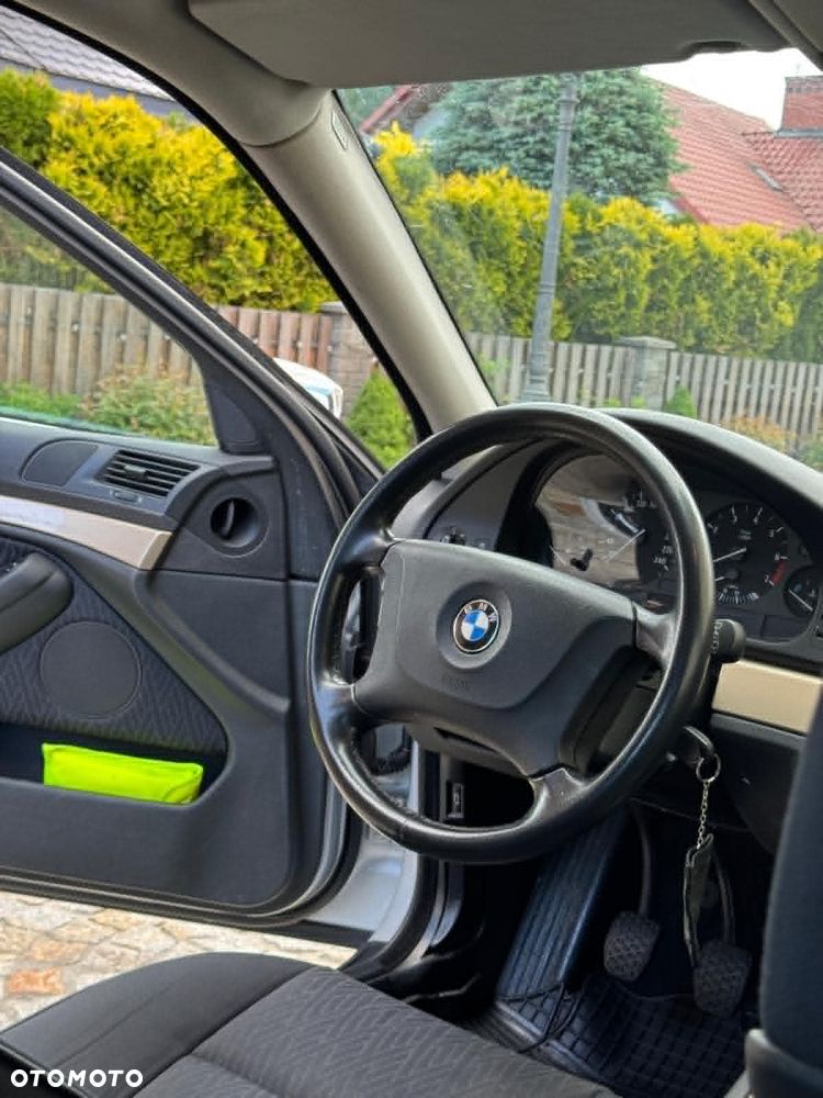 BMW Seria 5 520i Touring Edition Lifestyle - 12