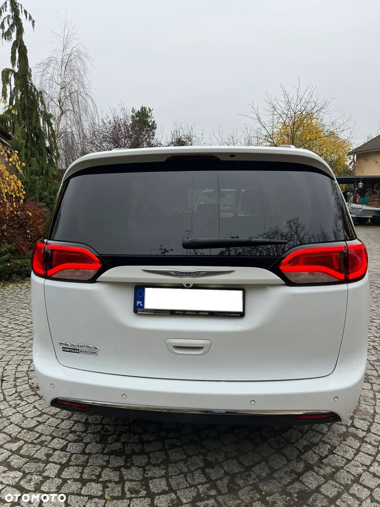 Chrysler Pacifica - 3