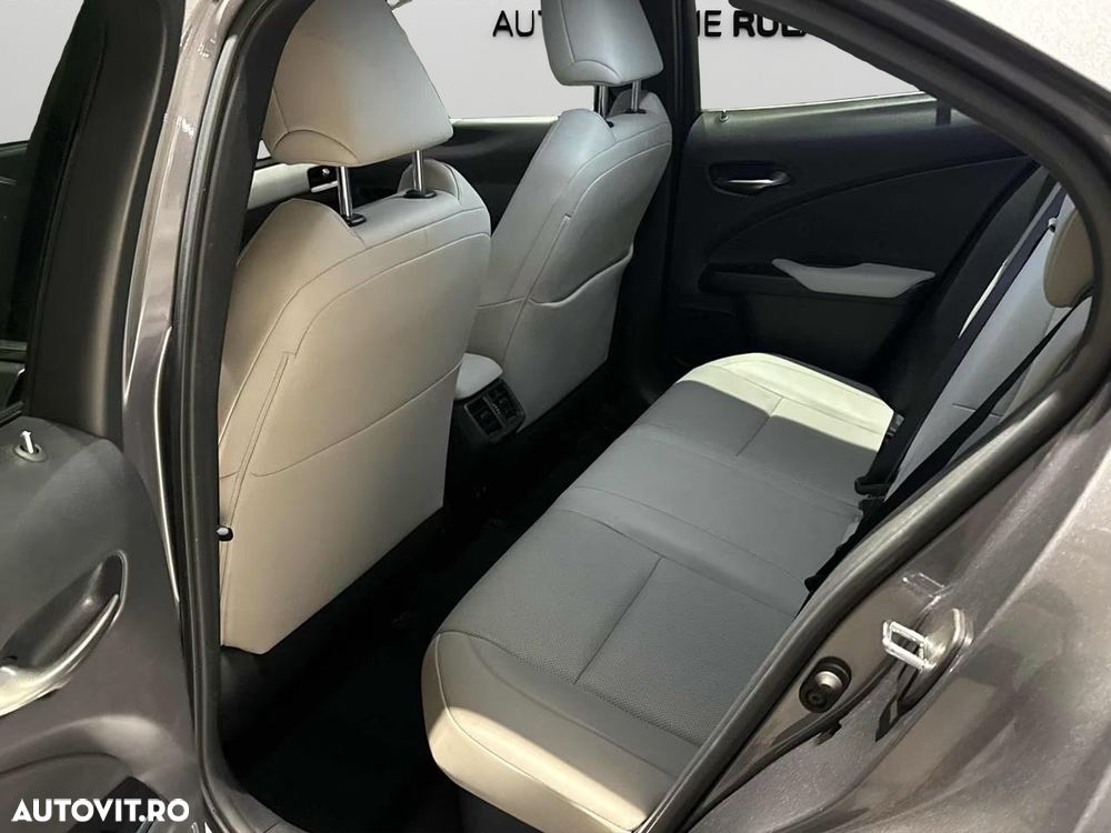 Lexus UX 250h Luxury Line - 8