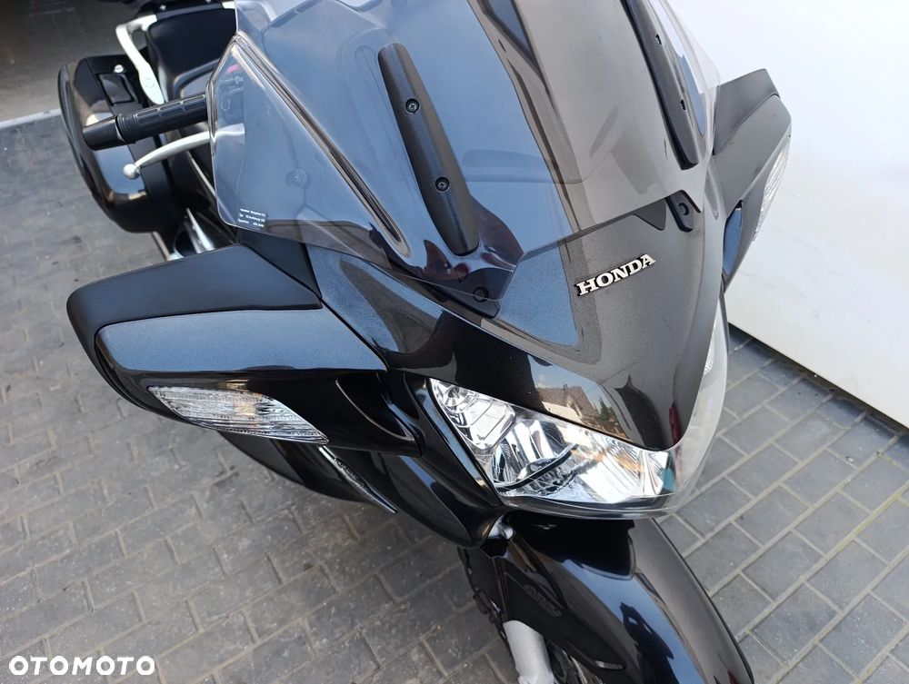 Honda ST - 39