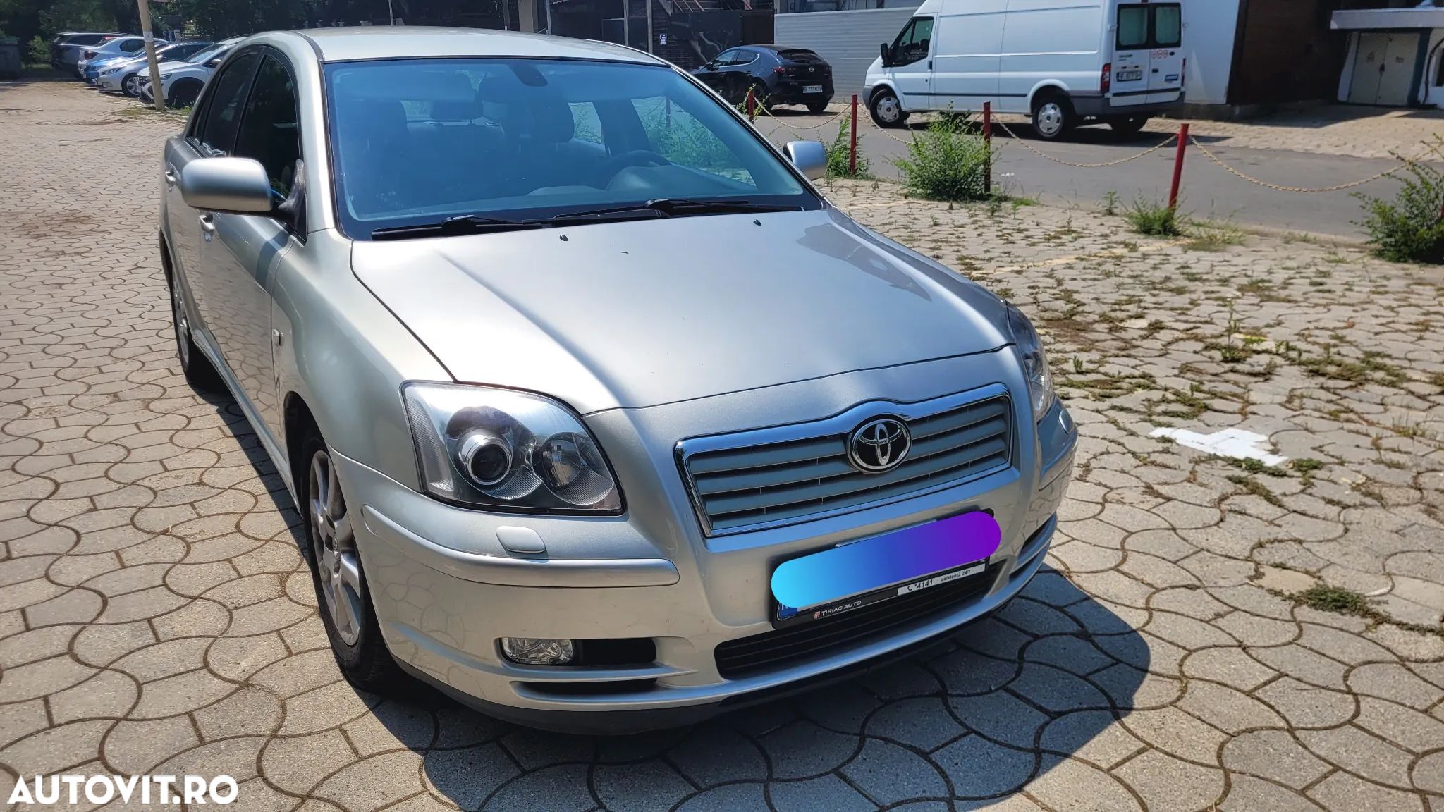 Toyota Avensis 2.2 D-4D Sedan Sol - 1
