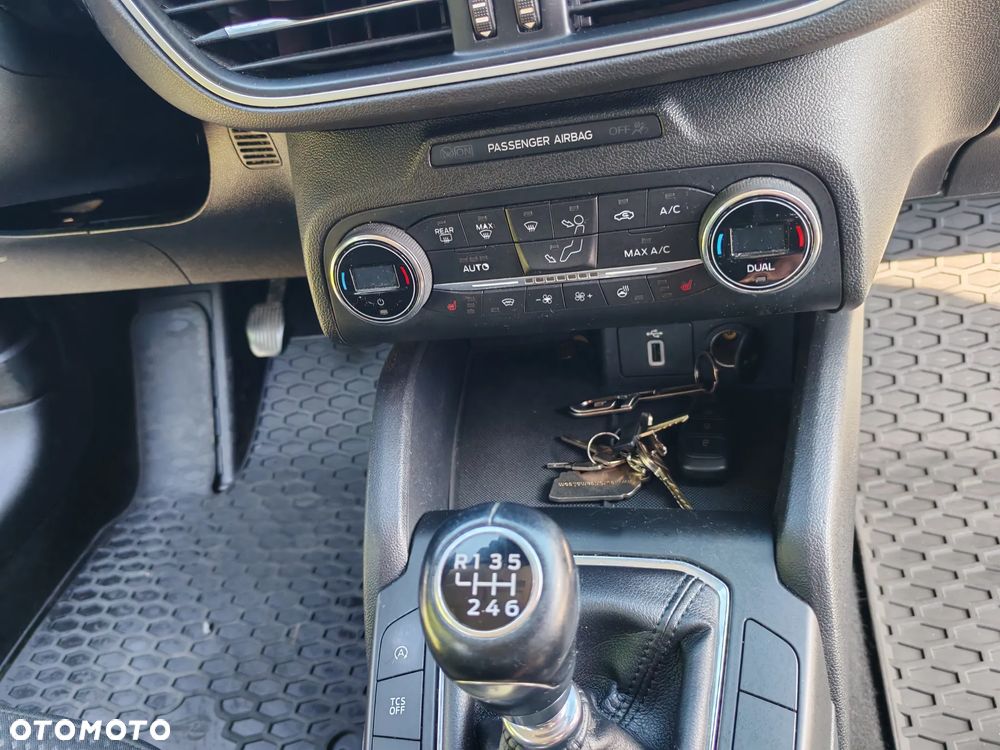 Ford Focus 1.5 EcoBlue Start-Stopp-System COOL&CONNECT - 10
