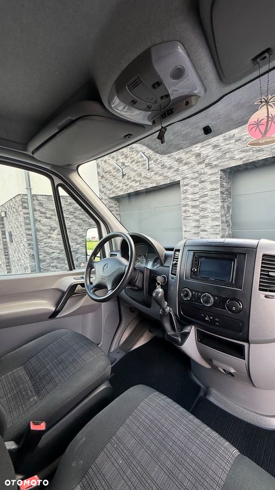 Mercedes-Benz Sprinter - 9