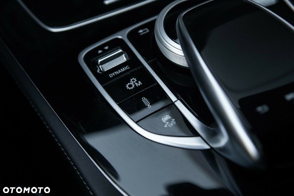 Mercedes-Benz Klasa E - 33