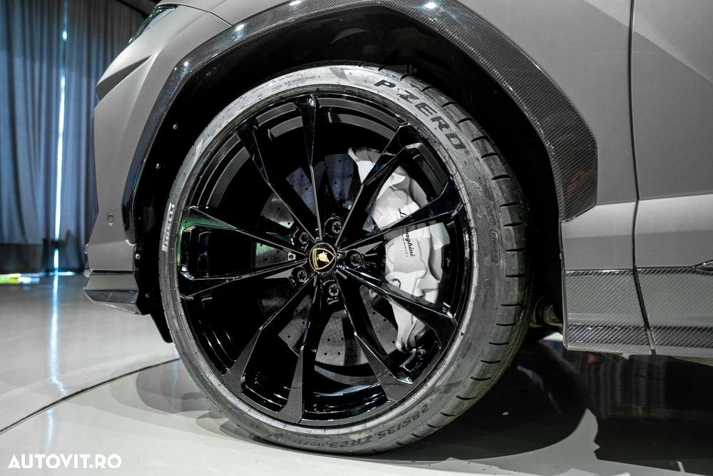 Lamborghini URUS - 15