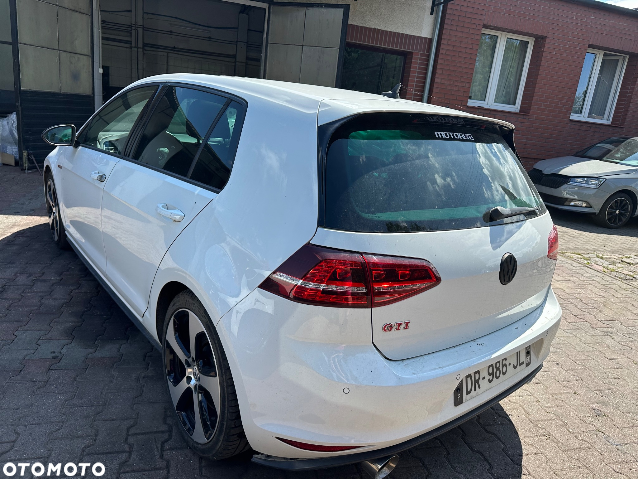 Volkswagen Golf GTI 2.0 TSI OPF DSG Performance - 3