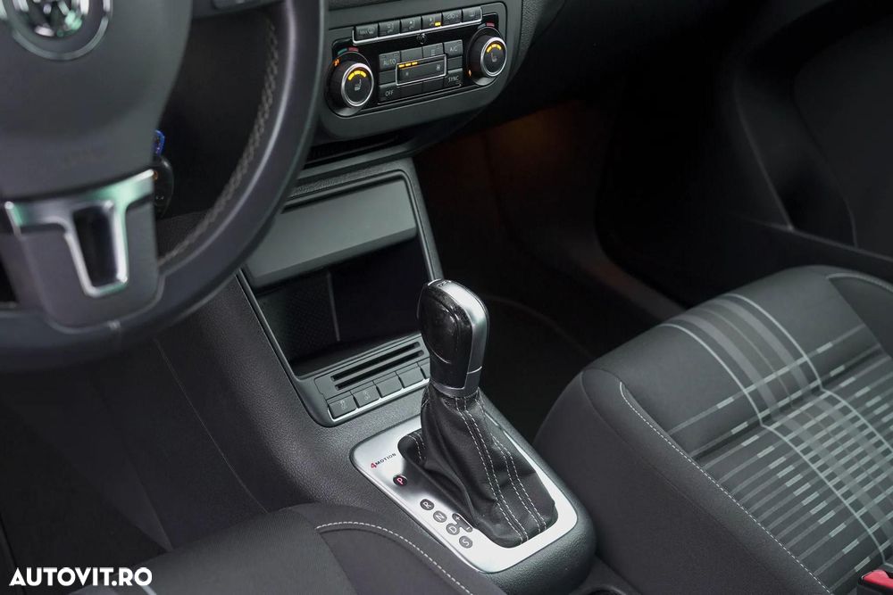 Volkswagen Tiguan 2.0 TDI SCR 4MOTION BlueMotion Technology DSG Sport & Style - 11