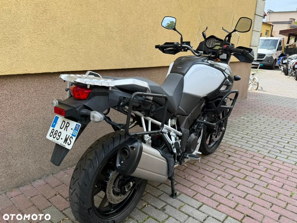 Suzuki DL - 28
