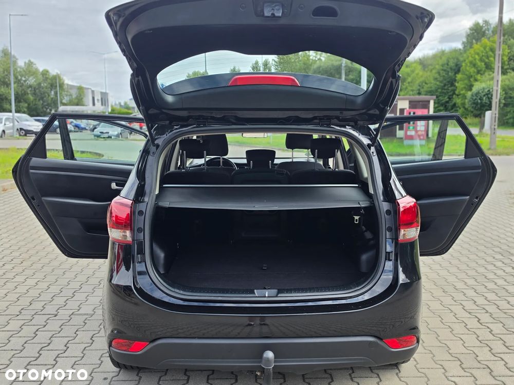 Kia Carens 1.6 GDI Dream Team Edition - 14