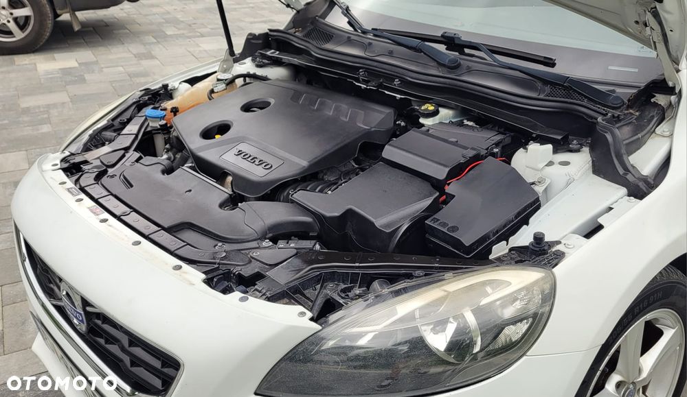 Volvo V40 - 24