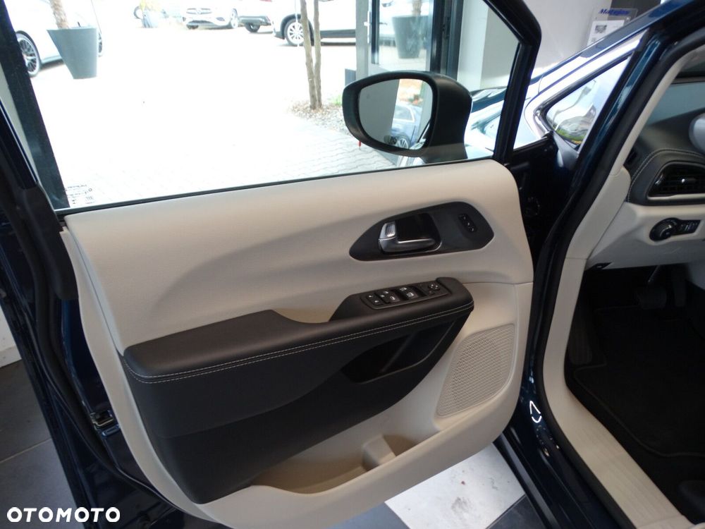 Chrysler Pacifica - 9