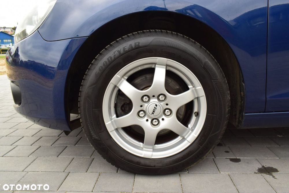 Volkswagen Golf - 25