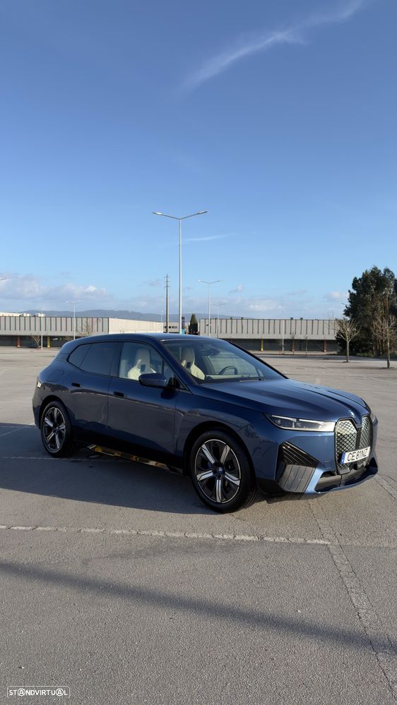 BMW iX xDrive 50 - 51