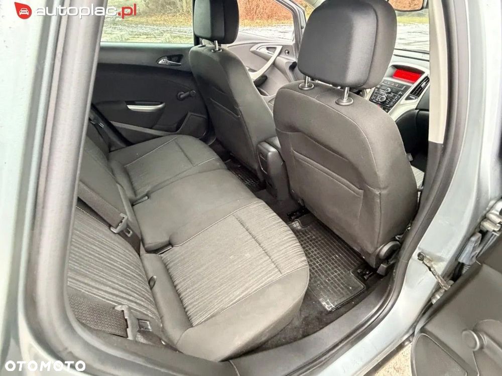 Opel Astra 2011