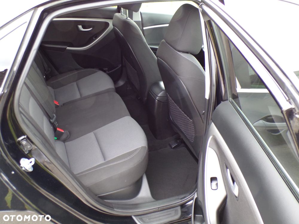 Hyundai i30 blue 1.6 CRDi Passion - 30