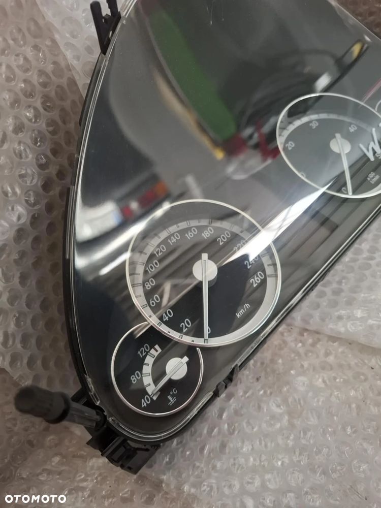 LICZNIK MERCEDES W203 - 2