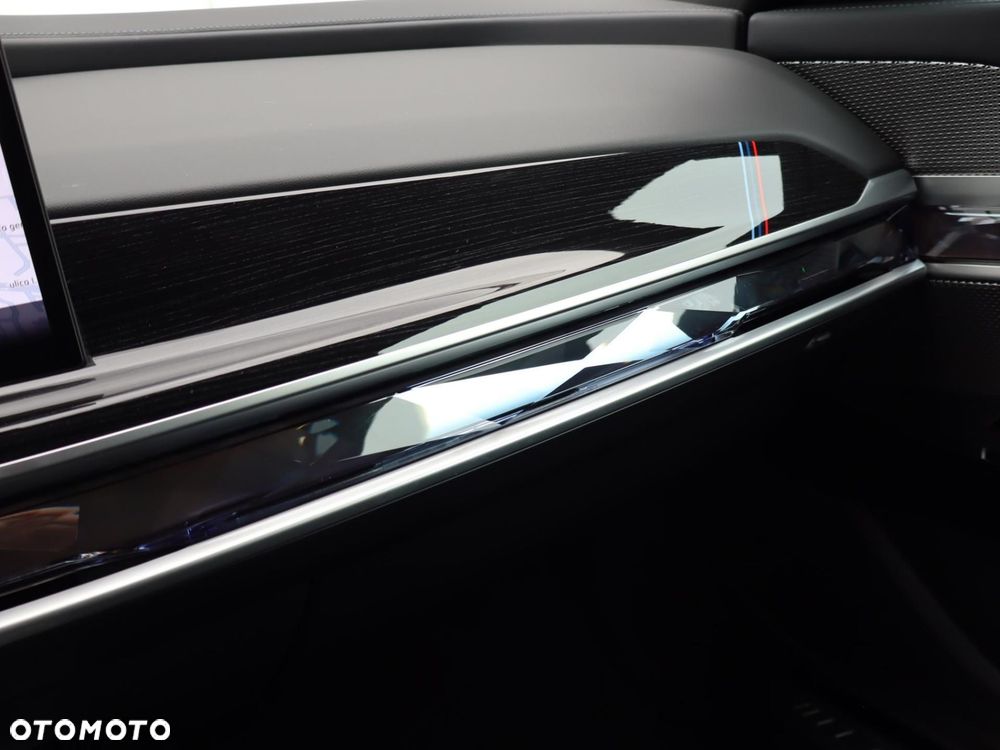 BMW Seria 7 - 15