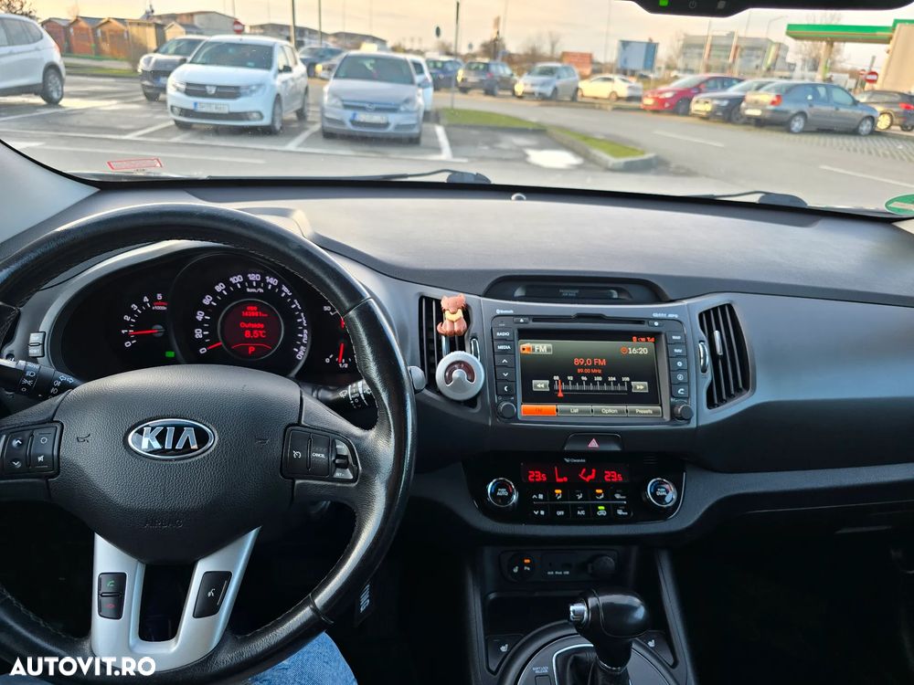 Kia Sportage 2.0 CRDI 4WD Automatik Spirit - 16