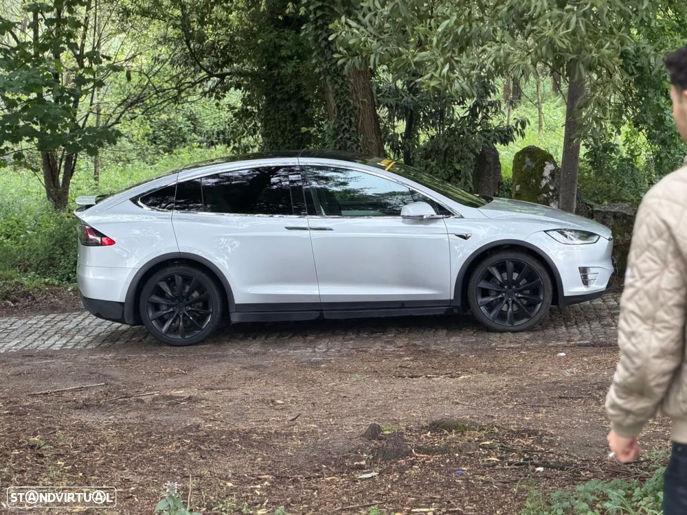 Tesla Model X 100D - 20