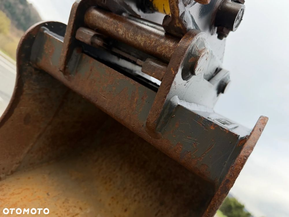 Yanmar SV08-1AS Japońska Minikoparka Koparka 1,1 tony. Maszyna jak Nowa. 2017rok. Pochodzi z Norweskiego Gospodarstwa Ogrodniczego! 2 łyżki. Rozsuwane Podwozie. Dokumentacja. Dodatkowe sekscje Hydrauliczne na młot lub wiertnice. Ani deka luzów czy wycieków. Szybkozłącze. Oryginalne łyżki Steelwrist! Skrętne ramię. OKAZJA Zadbana Maszyna! Bardzo oszczędny silnik Yanmar. Mocne pompy Hydrauliczne!! - 31