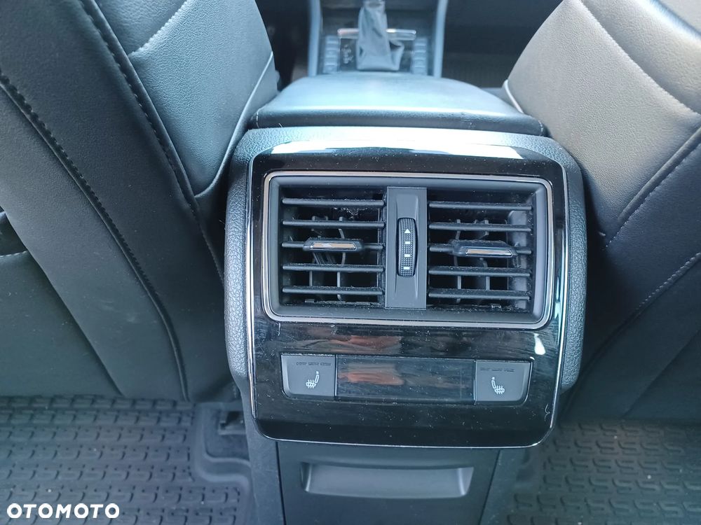 Skoda Superb 2.0 TDI Ambition DSG - 31