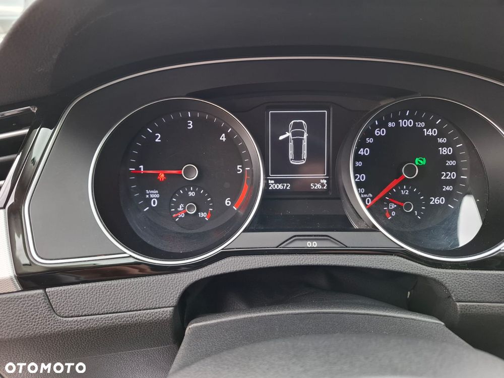 Volkswagen Passat 2.0 TDI SCR DSG Highline - 19