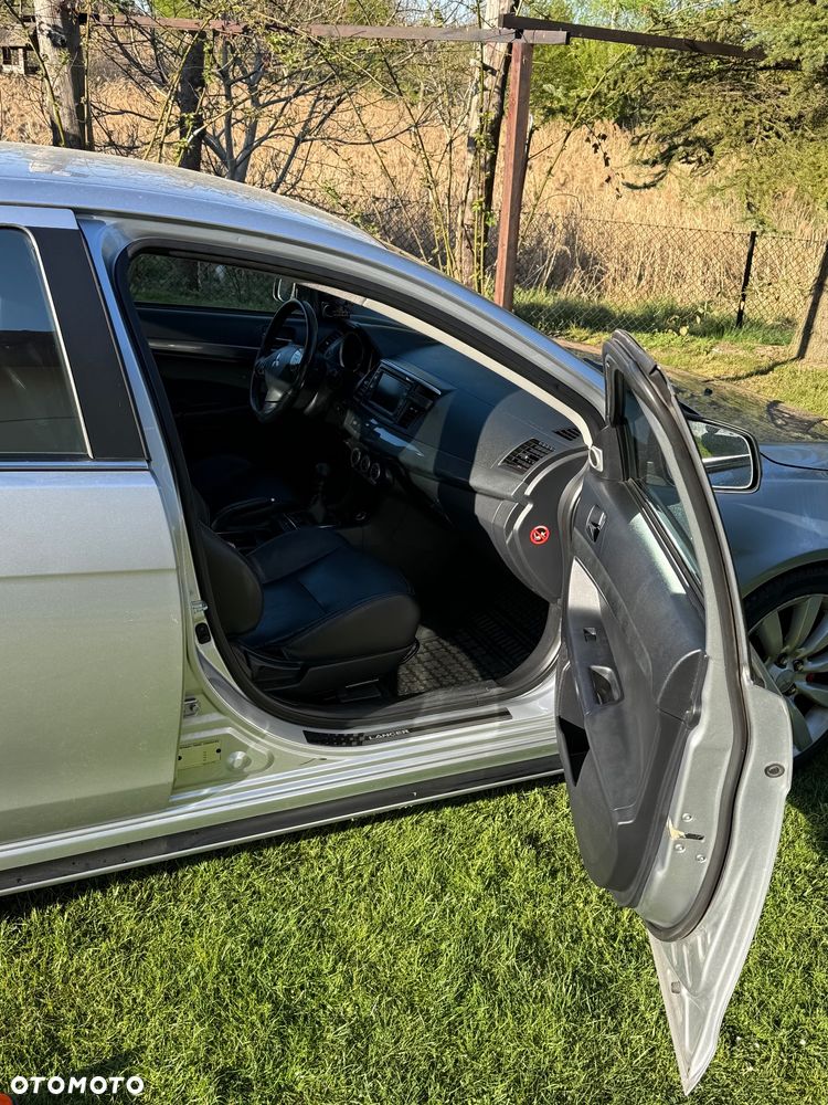 Mitsubishi Lancer - 14