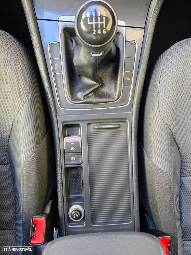 VW Golf 1.0 TSI Confortline - 44