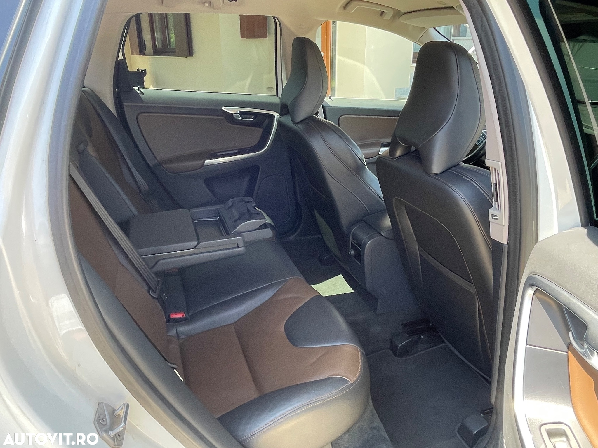 Volvo XC 60 D4AWD Kinetic - 9