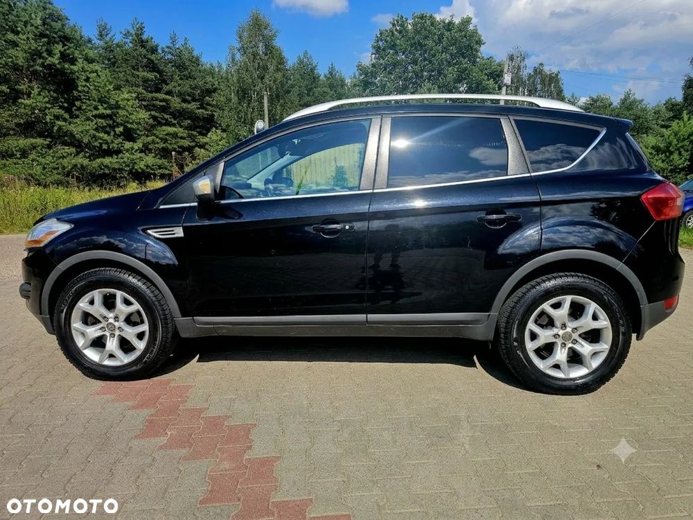 Ford Kuga 2.0 TDCi 2x4 Titanium - 4