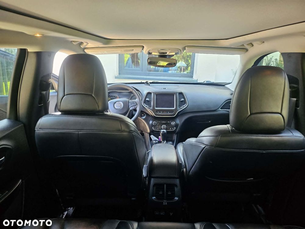 Jeep Cherokee - 21