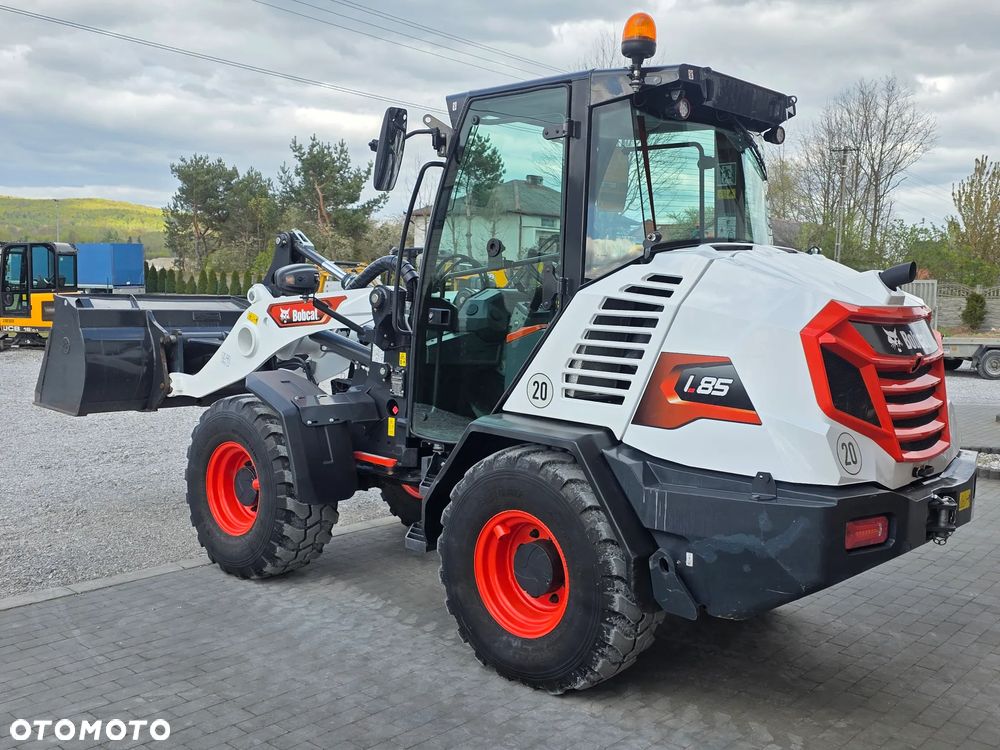 Bobcat Bobcat Ładowarka kołowa Bobcat L 85 jak nowa sprowadzona z Niemiec zadbana łyżka widły serwisowana Cat kamera - 33