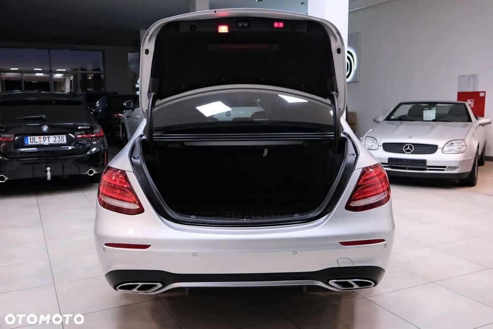 Mercedes-Benz Klasa E 43 AMG 4Matic 9G-TRONIC - 35