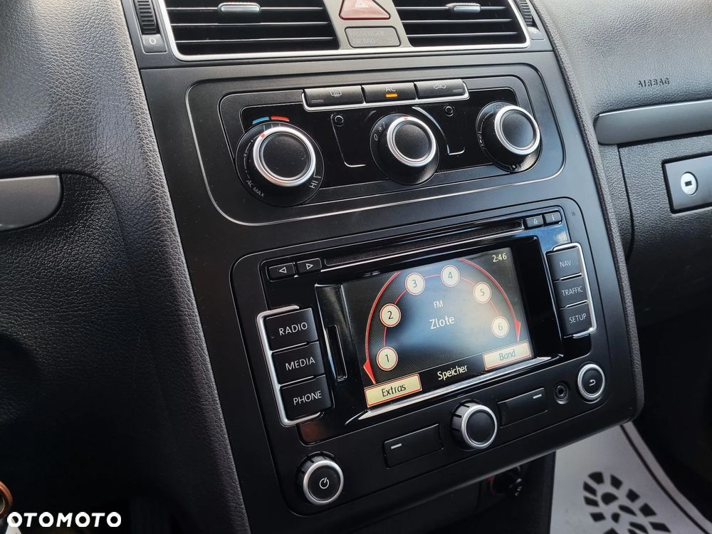 Volkswagen Touran - 17
