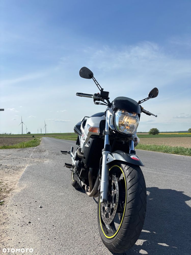 Suzuki GSR - 1