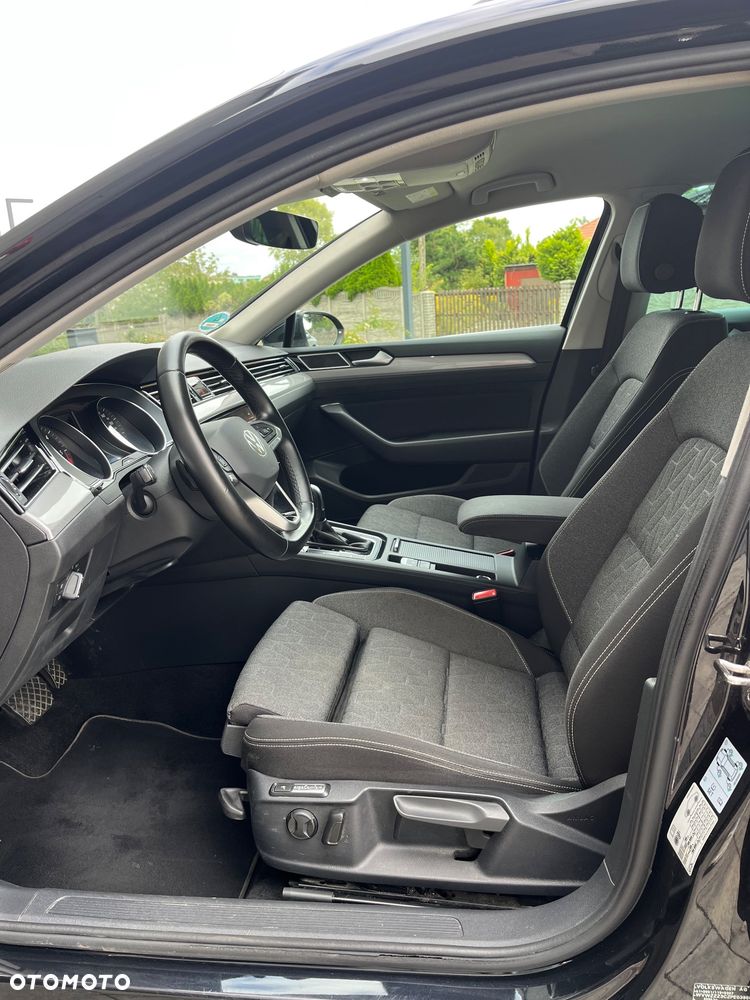Volkswagen Passat 2.0 TDI SCR Style DSG - 23