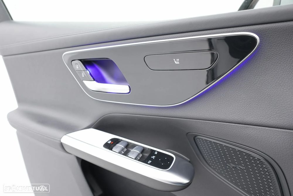 Mercedes-Benz GLC 300 e 4Matic 9G-TRONIC AMG Line Advanced - 23