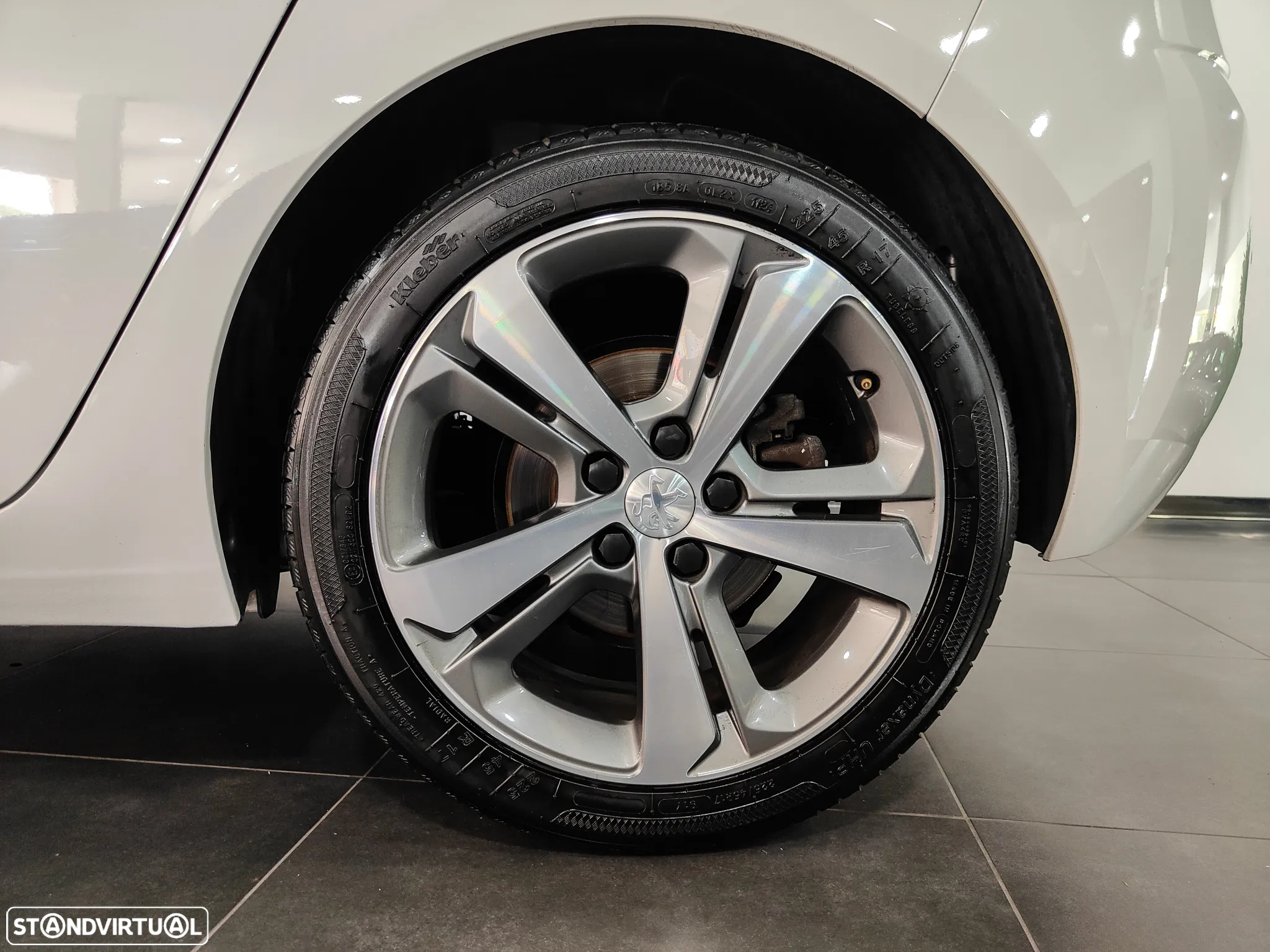 Peugeot 308 1.2 PureTech GT - 32