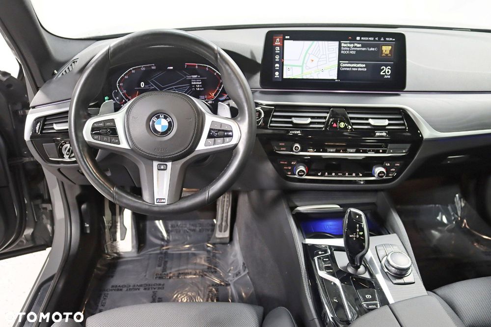 BMW Seria 5 530i xDrive M Sport Edition - 13