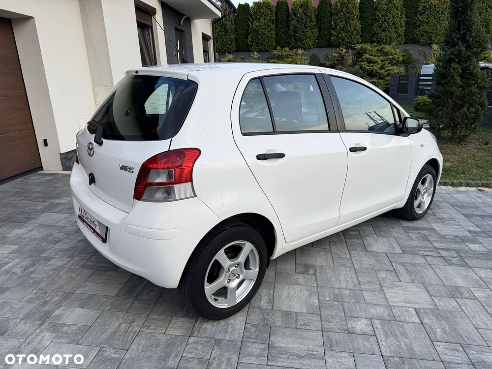 Toyota Yaris - 4