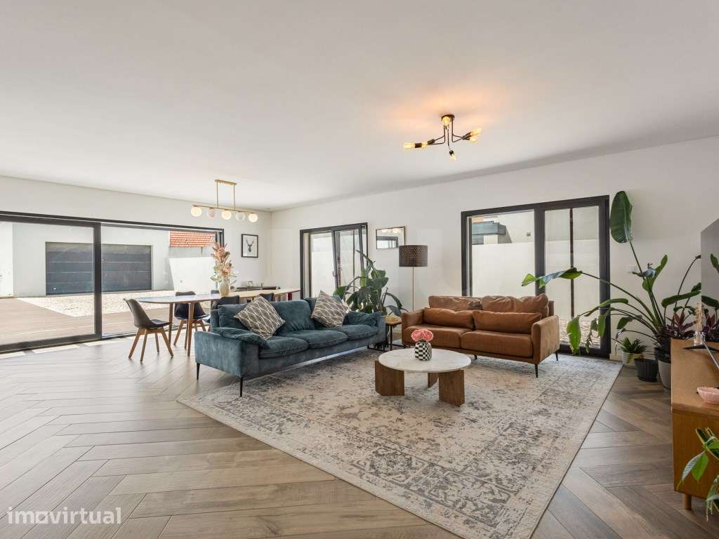 Moradia T4 Térrea com Piscina e Garagem, para venda em Peniche - Grande imagem: 4/36